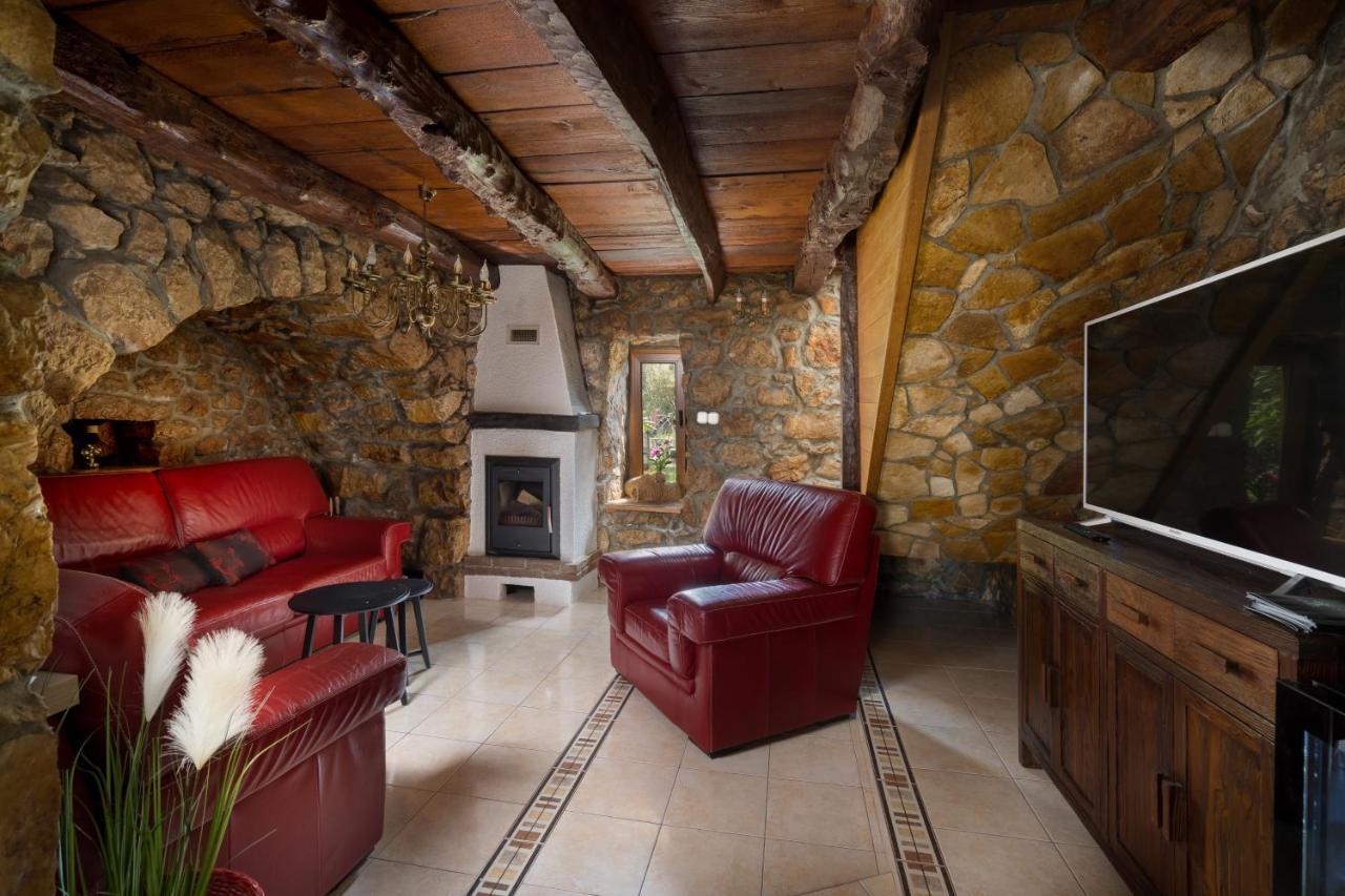 Stone Lady Holiday Home With Pool&Hot Tub,Sauna,Bbq,Garden Rasopasno Εξωτερικό φωτογραφία