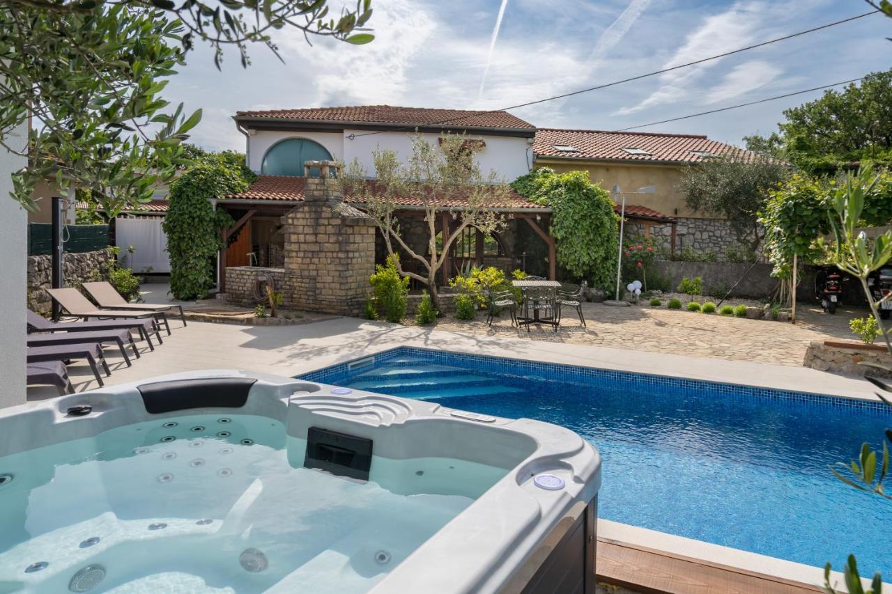 Stone Lady Holiday Home With Pool&Hot Tub,Sauna,Bbq,Garden Rasopasno Εξωτερικό φωτογραφία