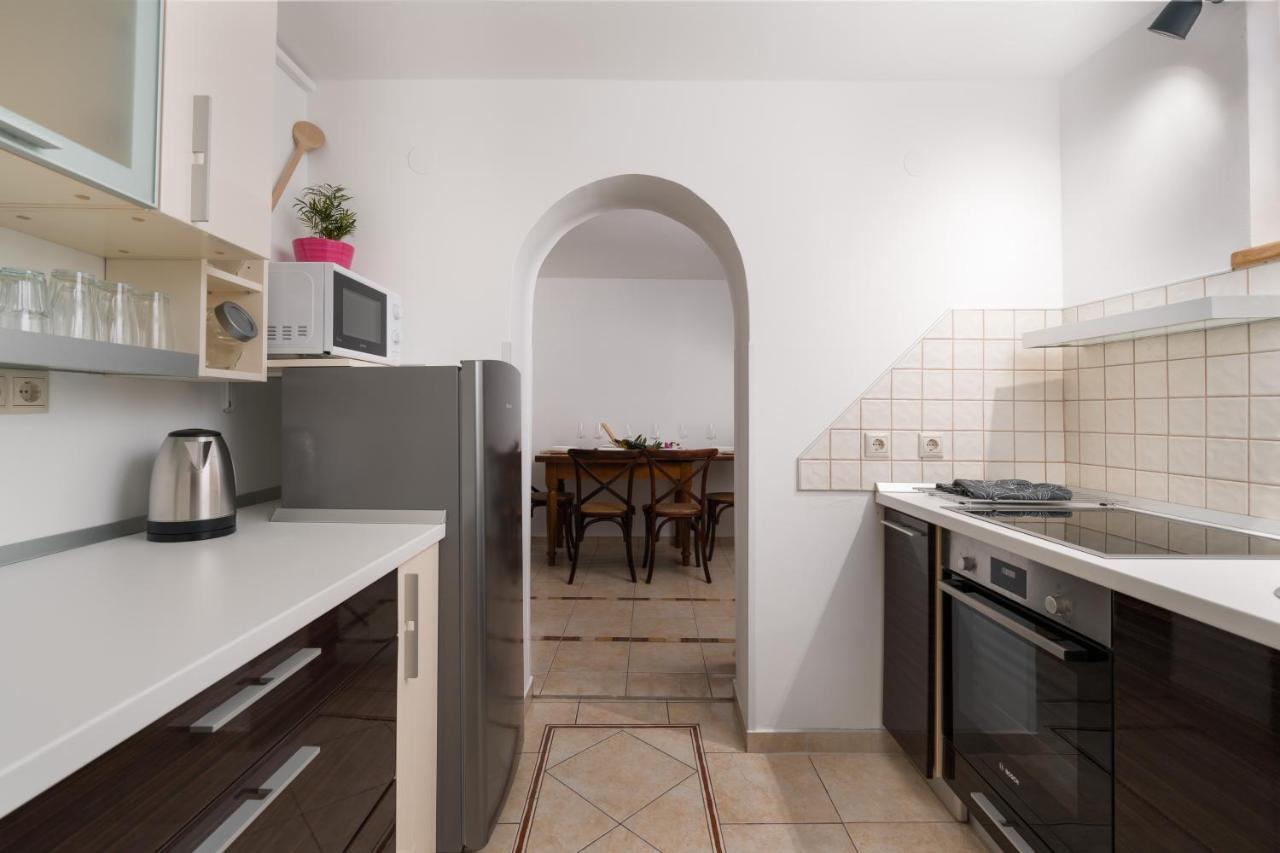 Stone Lady Holiday Home With Pool&Hot Tub,Sauna,Bbq,Garden Rasopasno Εξωτερικό φωτογραφία