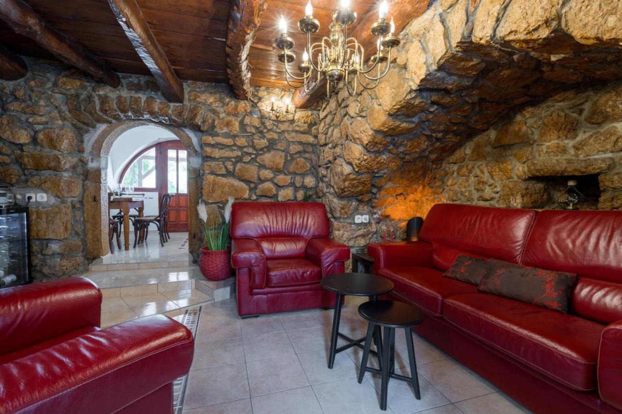 Stone Lady Holiday Home With Pool&Hot Tub,Sauna,Bbq,Garden Rasopasno Εξωτερικό φωτογραφία