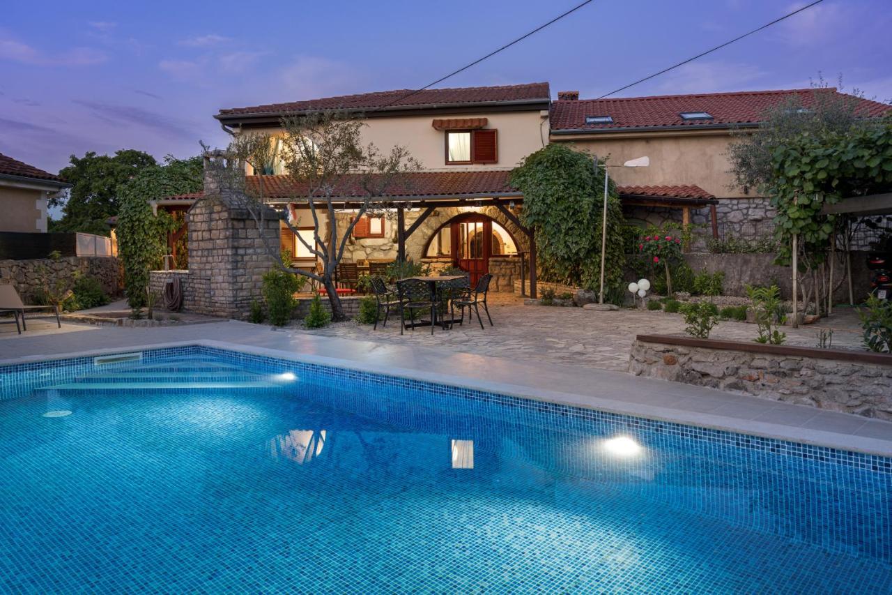 Stone Lady Holiday Home With Pool&Hot Tub,Sauna,Bbq,Garden Rasopasno Εξωτερικό φωτογραφία