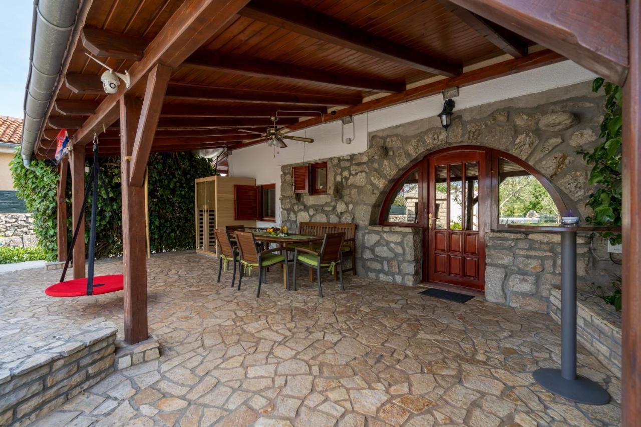 Stone Lady Holiday Home With Pool&Hot Tub,Sauna,Bbq,Garden Rasopasno Εξωτερικό φωτογραφία